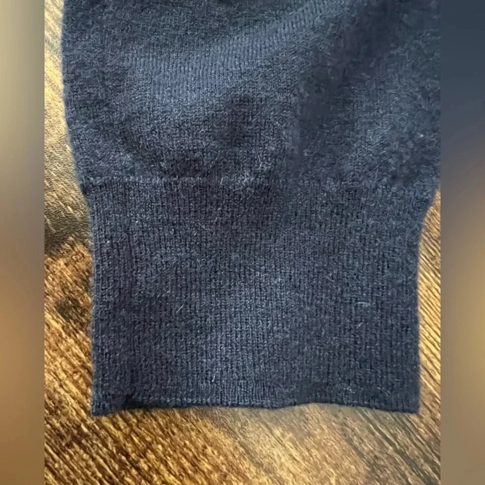 Tory Burch | ladies cashmere sweater. Size: L